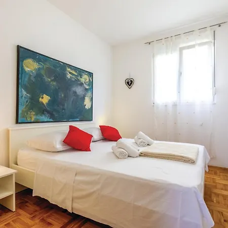 בית נופש Kastel Luksic 12 Kaštela