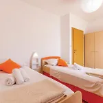 Kastel Luksic 12 *