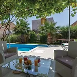 Kastel Luksic 12 * Kaštela