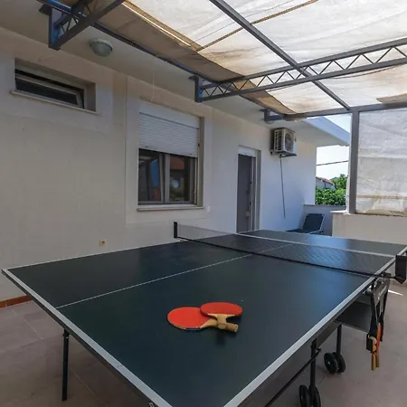 Cozy In Kastel Luksic With Wifi Holiday home *