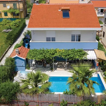 Holiday home Cozy In Kastel Luksic With Wifi *